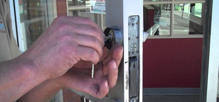 commercial door lock repair Lynwood